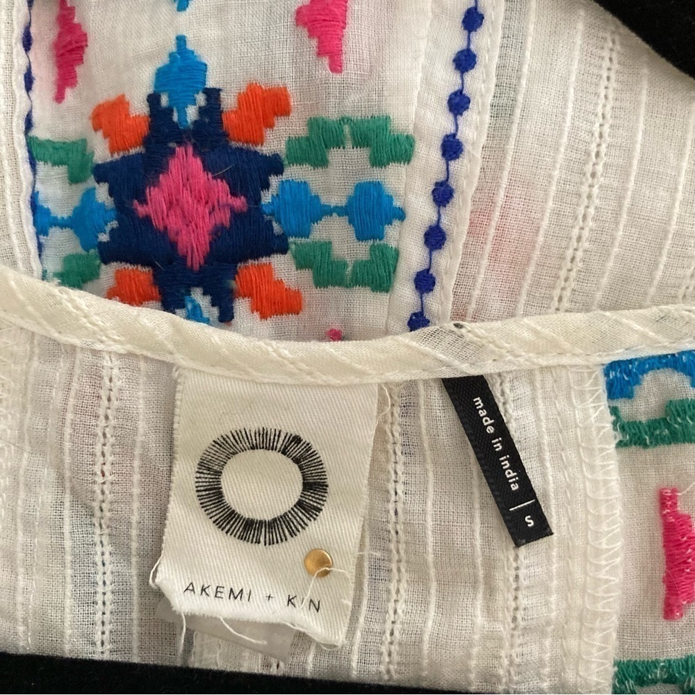 Akemi + Kin Embroidered Blouse | Size S - Picture 4 of 4